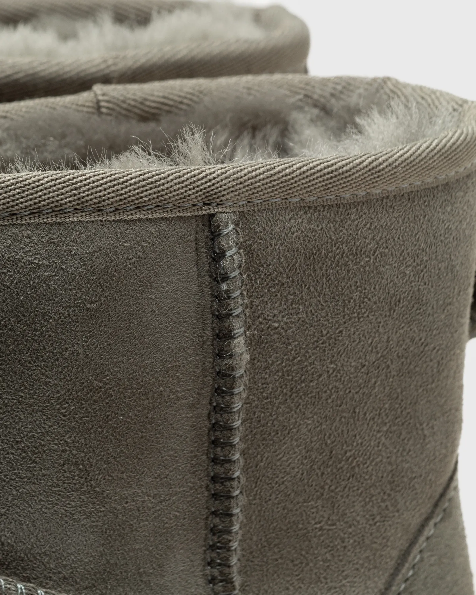 UGG WMNS CLASSIC MINI II