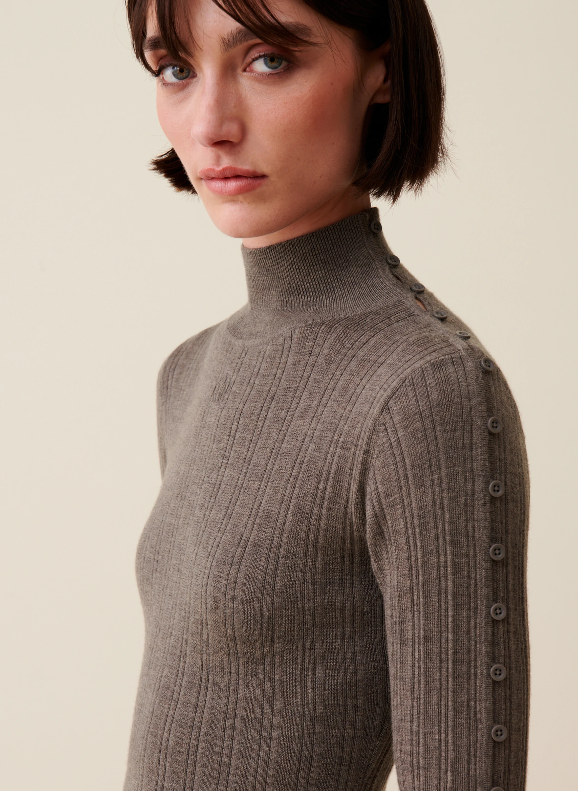 Robe maille col montant en laine| Marron
