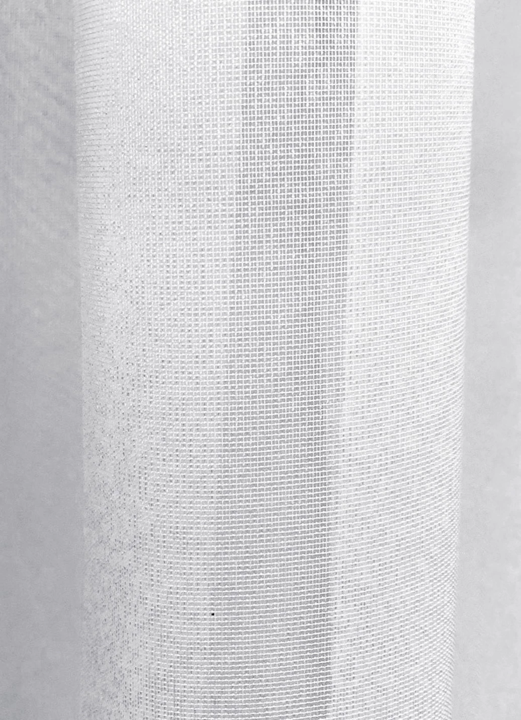Leicht transparenter Store mit Automatikfaltenband