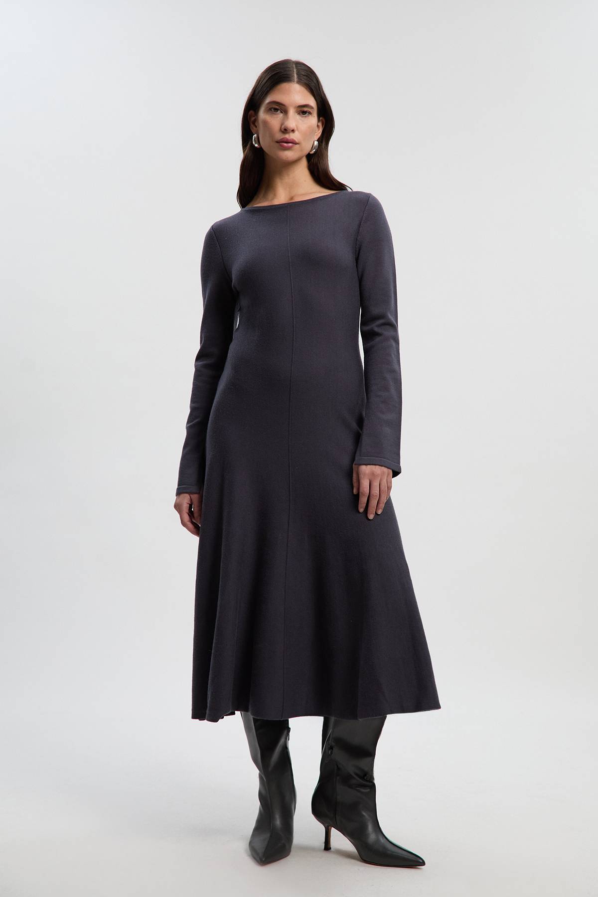 KarenMillen Robe midi à jupe longue en tricot de laine, look compact de Lydia Millen