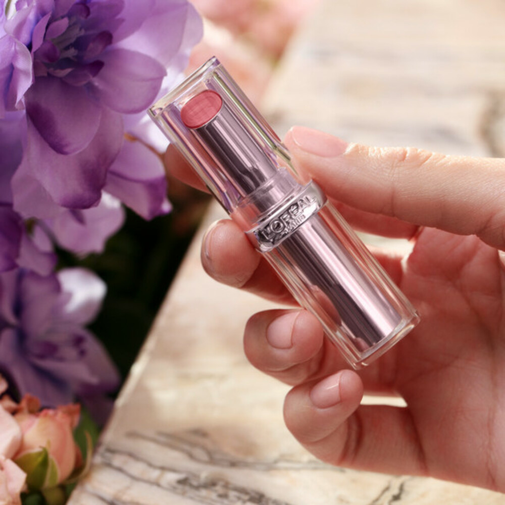 L'Oréal Glow Paradise Balm-in-Lippenstift 353 Mulberry Ecstatic