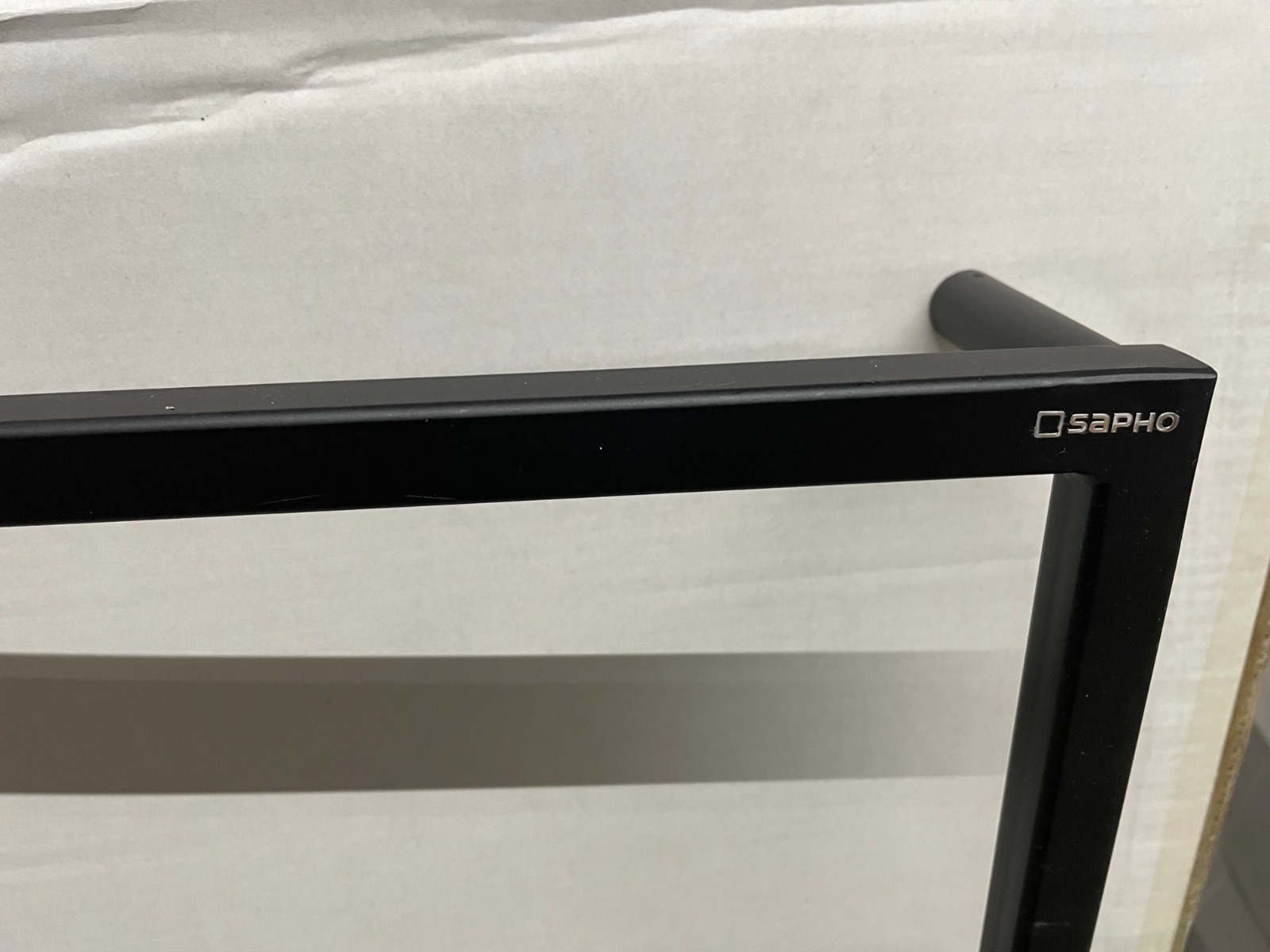 SCHADEMODEL: Sapho Industrial handdoekrek hangend 115x45cm mat zwart