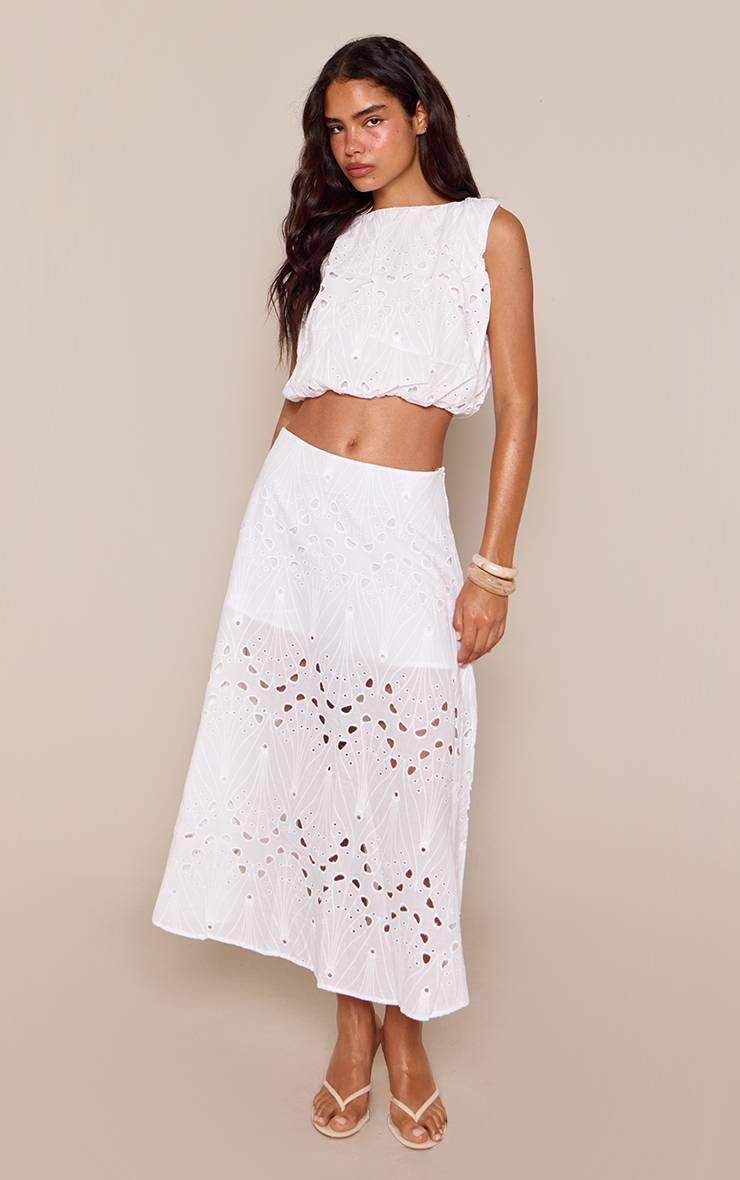 Blanc Haut Bouffant En Broderie Anglaise