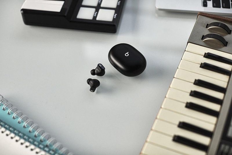 Beats Studio Buds Draadloze ruisonderdrukkende oortjes Zwart
