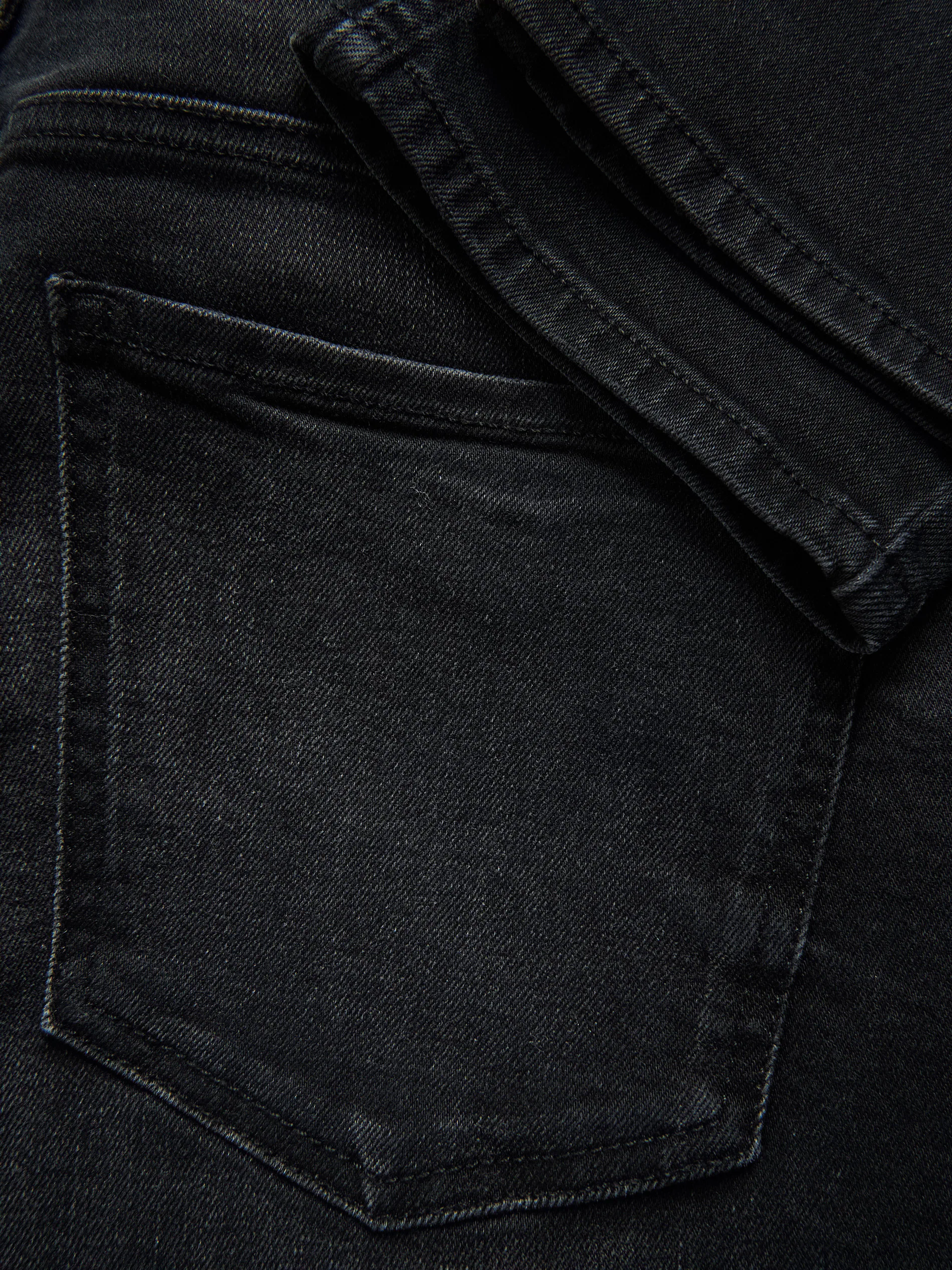 Carrot-Jeans mit Slim-Fit im Distressed-Look