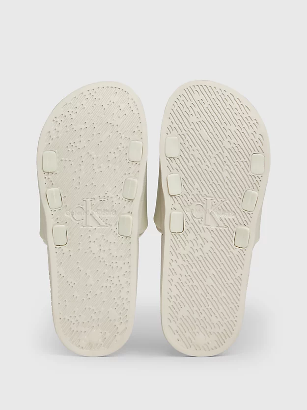 Chinelo com logotipo