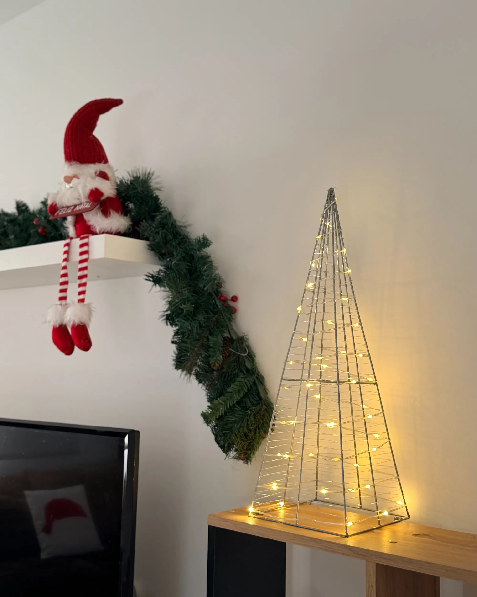 Buitendecoratie LED PUKSALA Kerstboom 60 cm Zilver