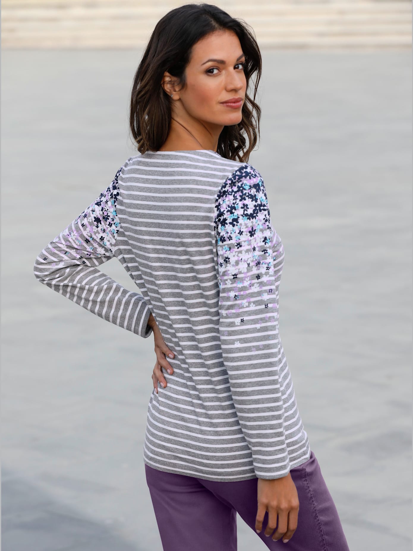 T-shirt rayé imprimé fleurs col rond manches longues