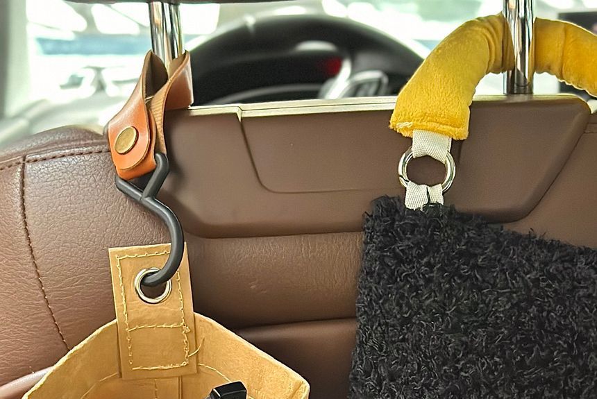Intimo - Set: Kraftpapier organizer + kunstleren autoventilatiehaak