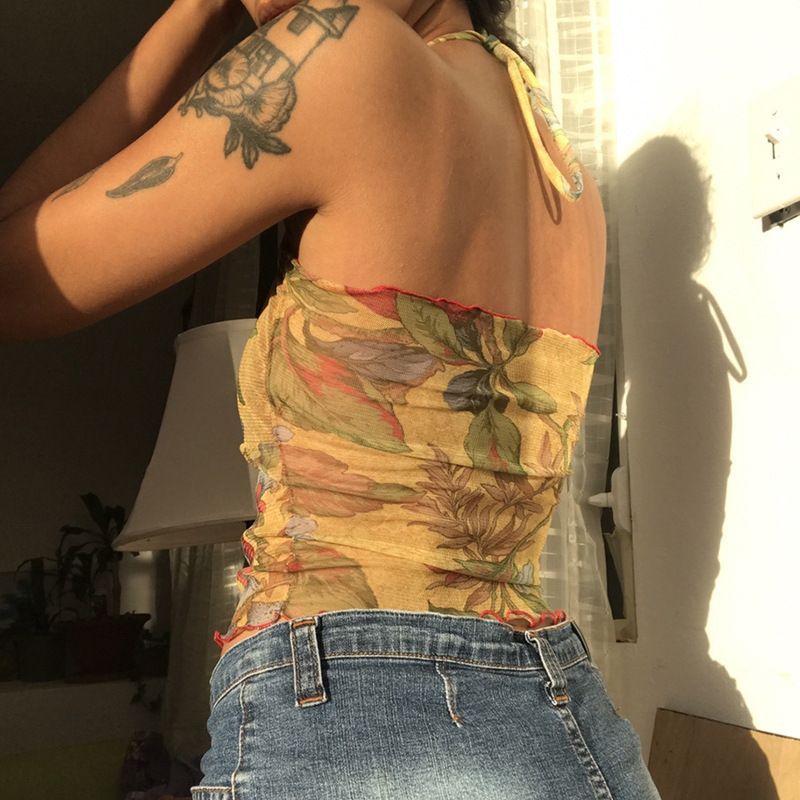 Sosana - Crop top met halternek en bloemenprint en slarand