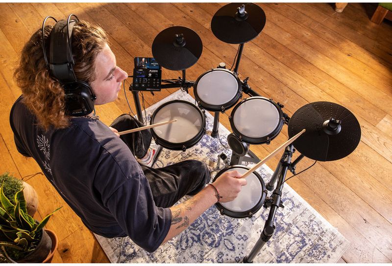 Alesis Nitro Max Kit - Elektrisch Drumstel - 10 inch Dual Zone Snare - Bluetooth - 440+ Authentieke Klanken