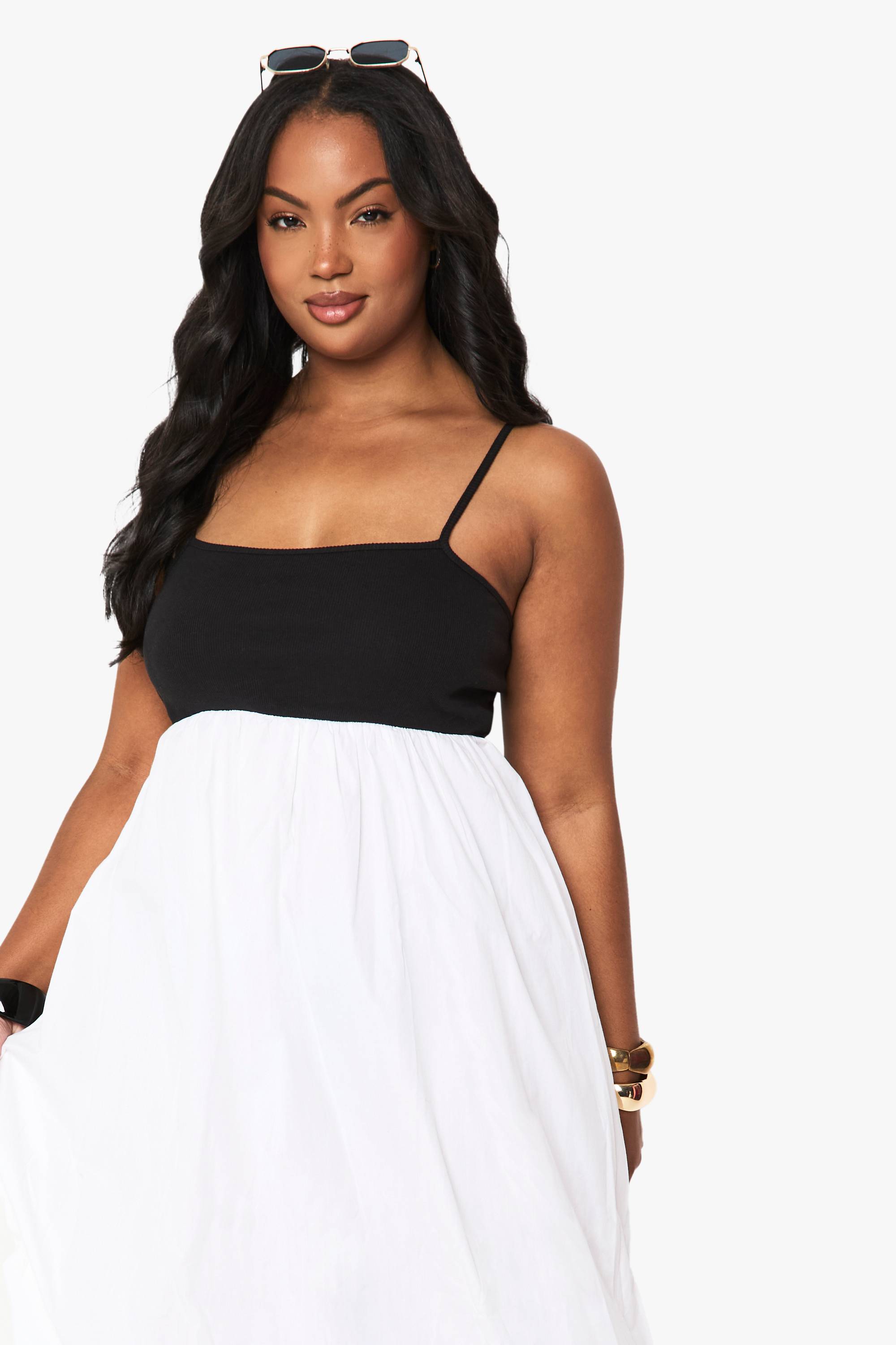 boohoo Robe maxi à bretelles Plus Fabric Mix
