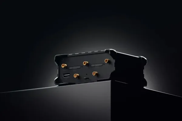 Teltonika RUT976 - Trådløs router - mesh - WWAN 4-port switch - 5G, LTE - 4G, 5G - DIN monterbar på skinne, væg-monterbar, overflademonterbar