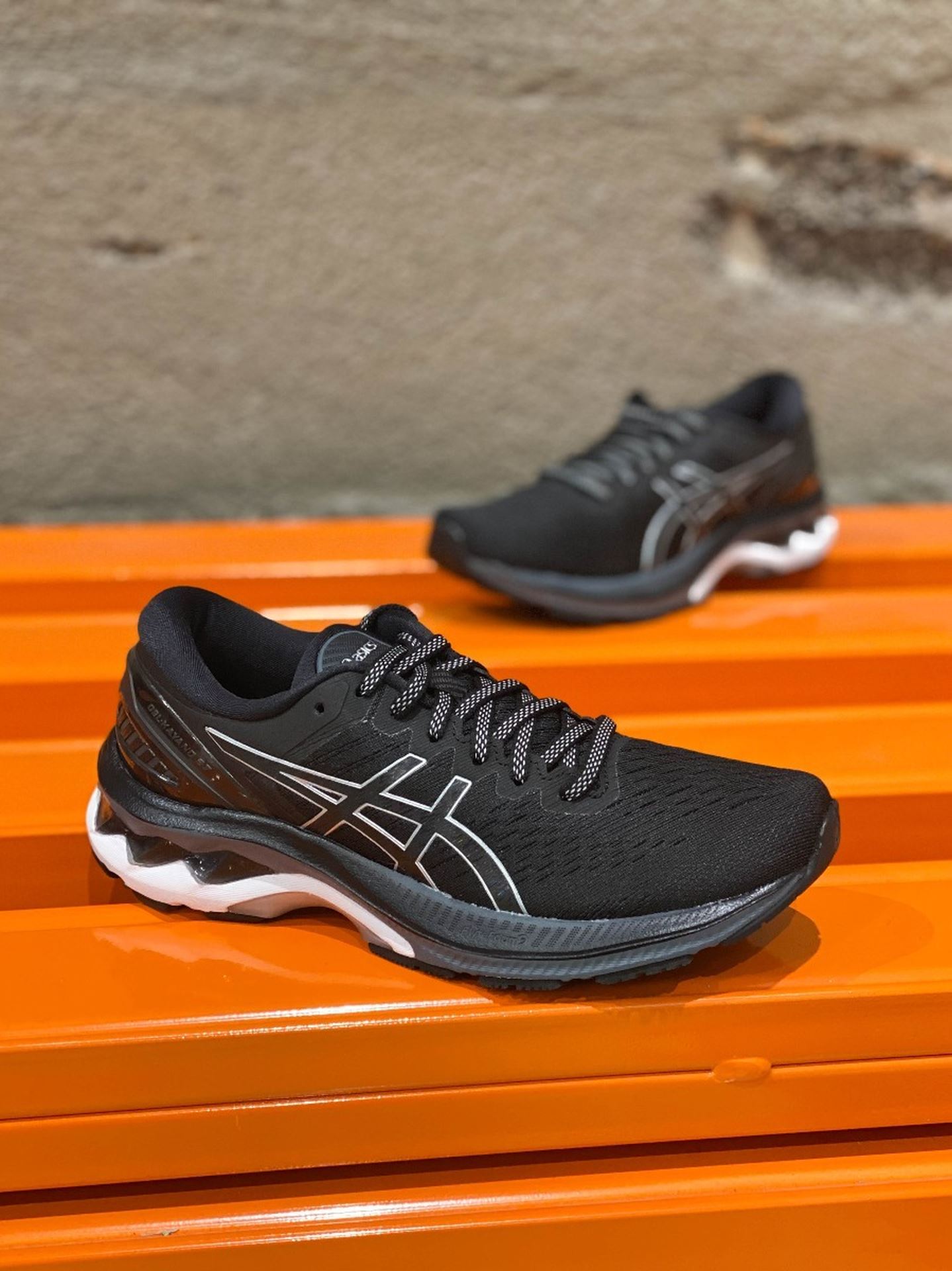 Gel-Kayano 27