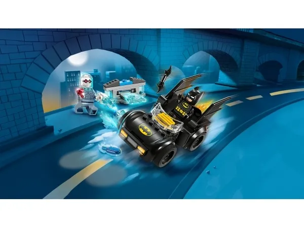 LEGO Super Heroes DC 76301 Batman™ og Batmobile™ mod Mr. Freeze™