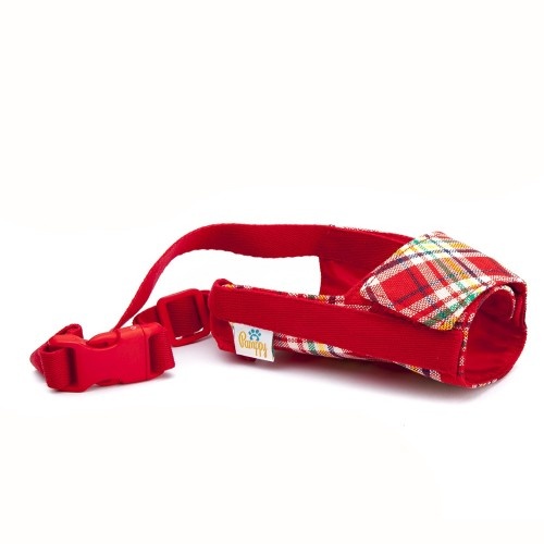 Focinheira Pappy vermelha xadrez com fecho de velcro.