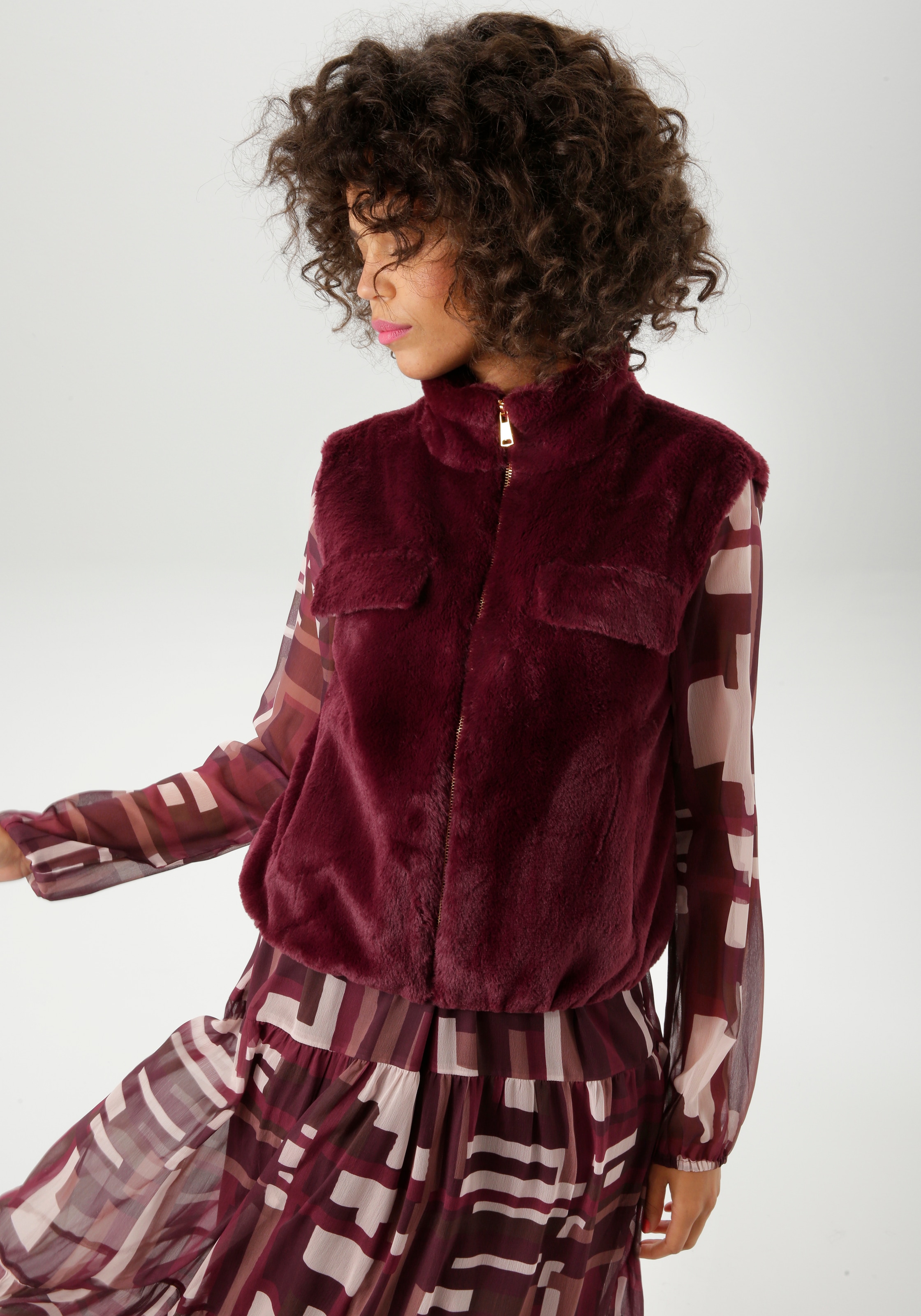Aniston CASUAL Plüschweste , in trendiger Farbpalette - NEUE KOLLEKTION