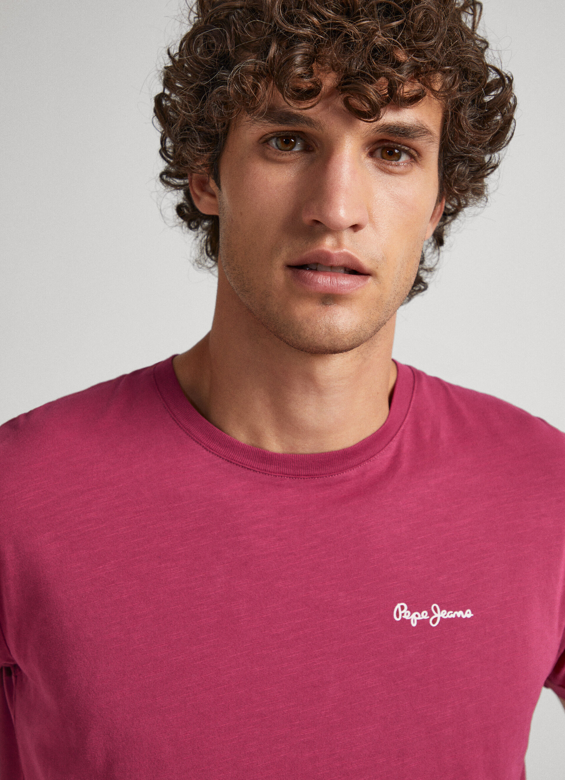CAMISETA COM LOGOTIPO ESTAMPADO - vermelho framboesa
