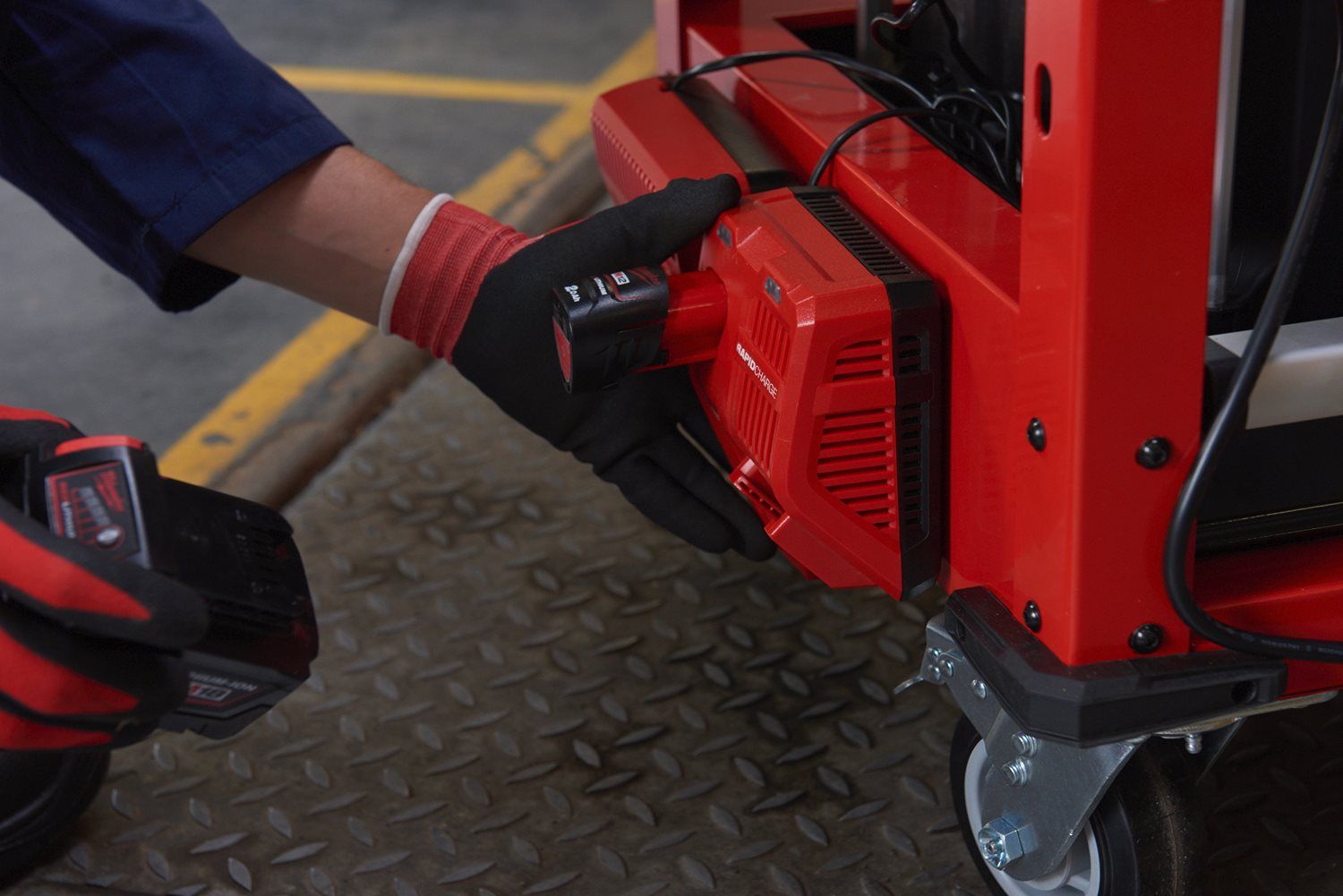 Milwaukee TOOLGUARD™ SWC40-1 Stalen gereedschapswagen rood 102cm - 4932478856
