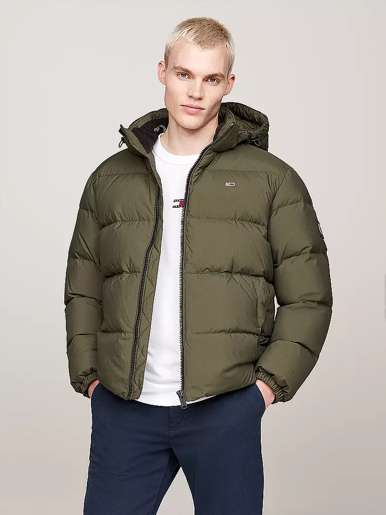 TOMMY JEANS Daunenjacke  ESSENTIAL olive