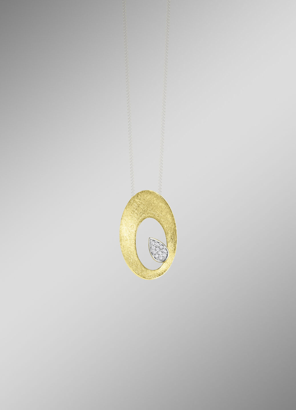 Eleganter Blickfang: Anhänger mit 11 Brillanten