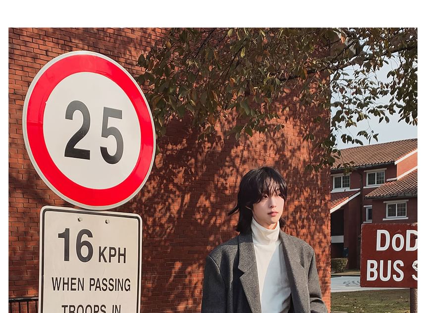 Okwano - Midi-jas met reverskraag en enkele rij knopen