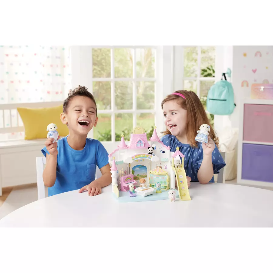 Sylvanian Families® Erlebniskindergarten “Sonnenschloss”