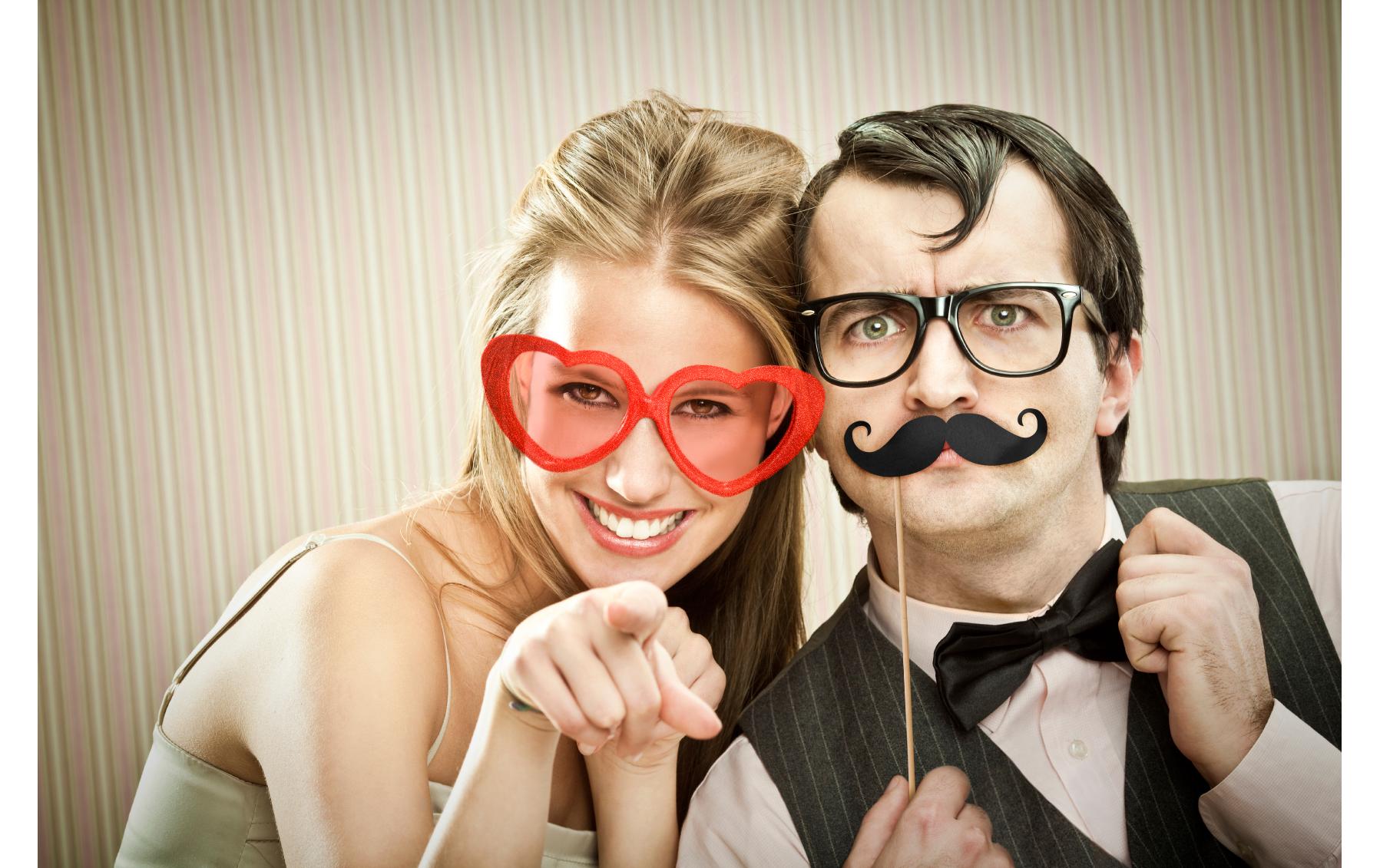 Partyaccessoire Moustache 6-teilig, SchwarzFotorequisiten für witzige Bilder