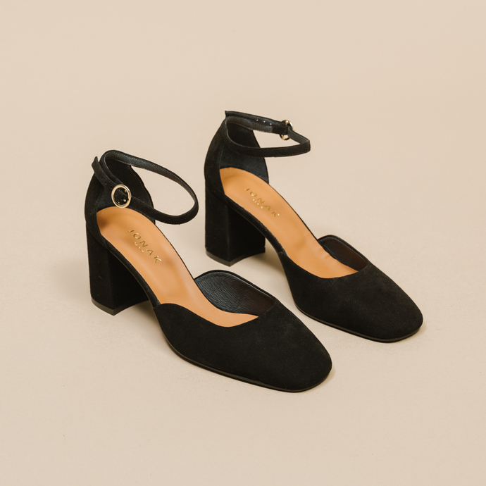 Babies à talons et bouts carrés  en velours noir
