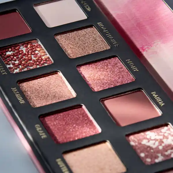 Blooming Bliss Slim Eyeshadow Palette 020 Colors of Bloom