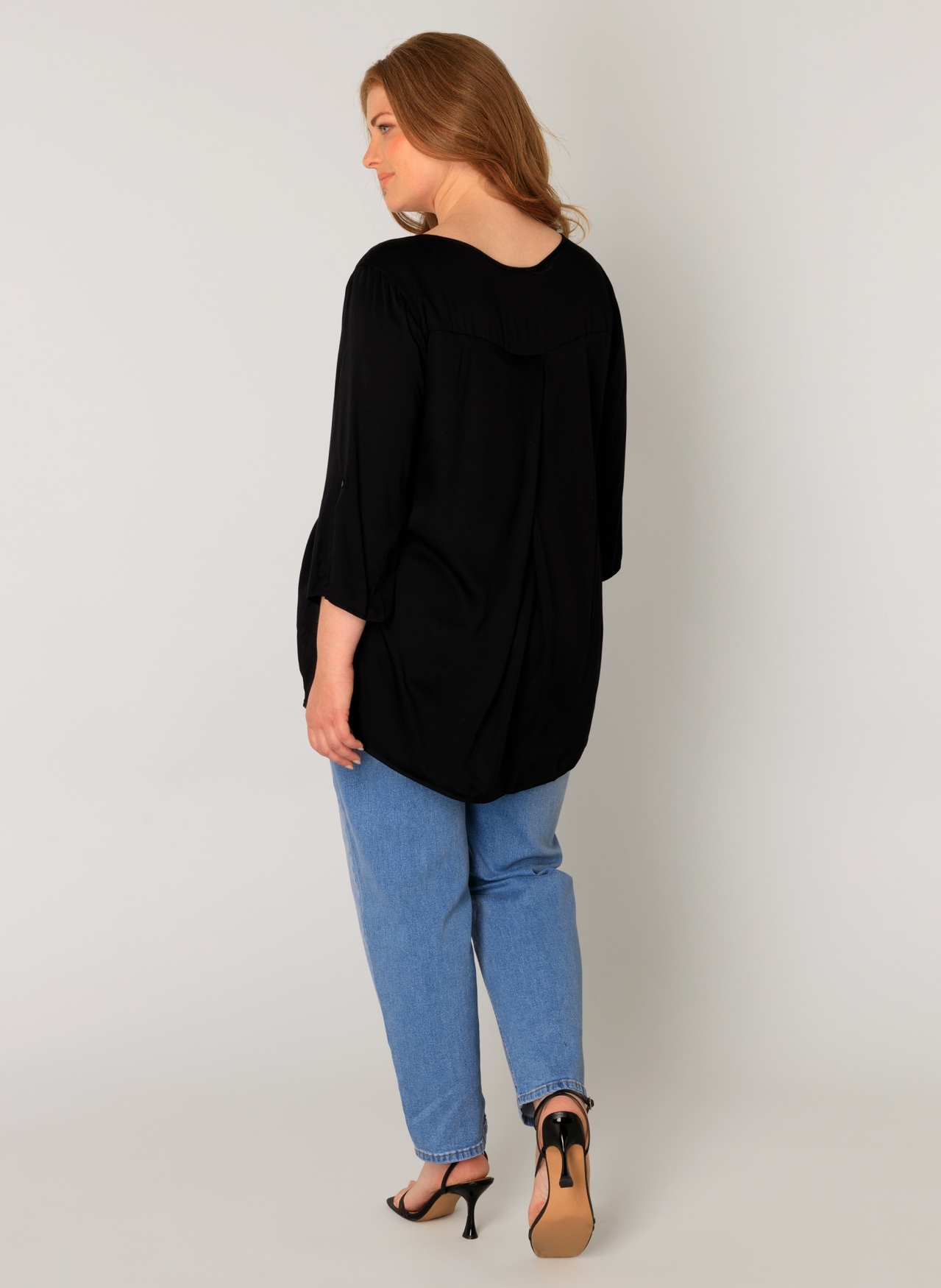 Base Level Curvy Shirtbluse »Yanina« mit V-Ausschnitt