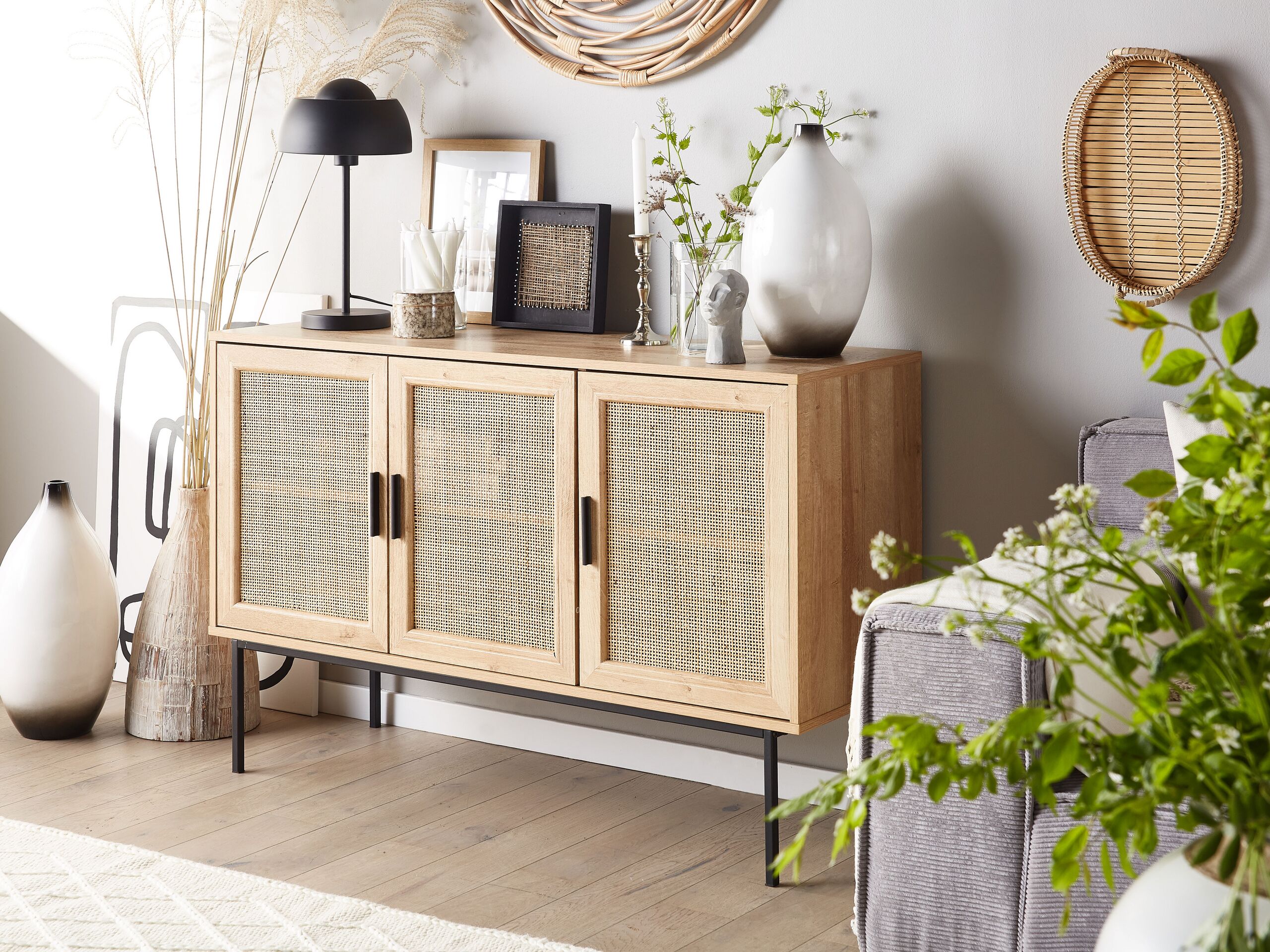 Beliani - PASCO  - Sideboard 3 deuren - Lichte houtkleur - Vezelplaat
