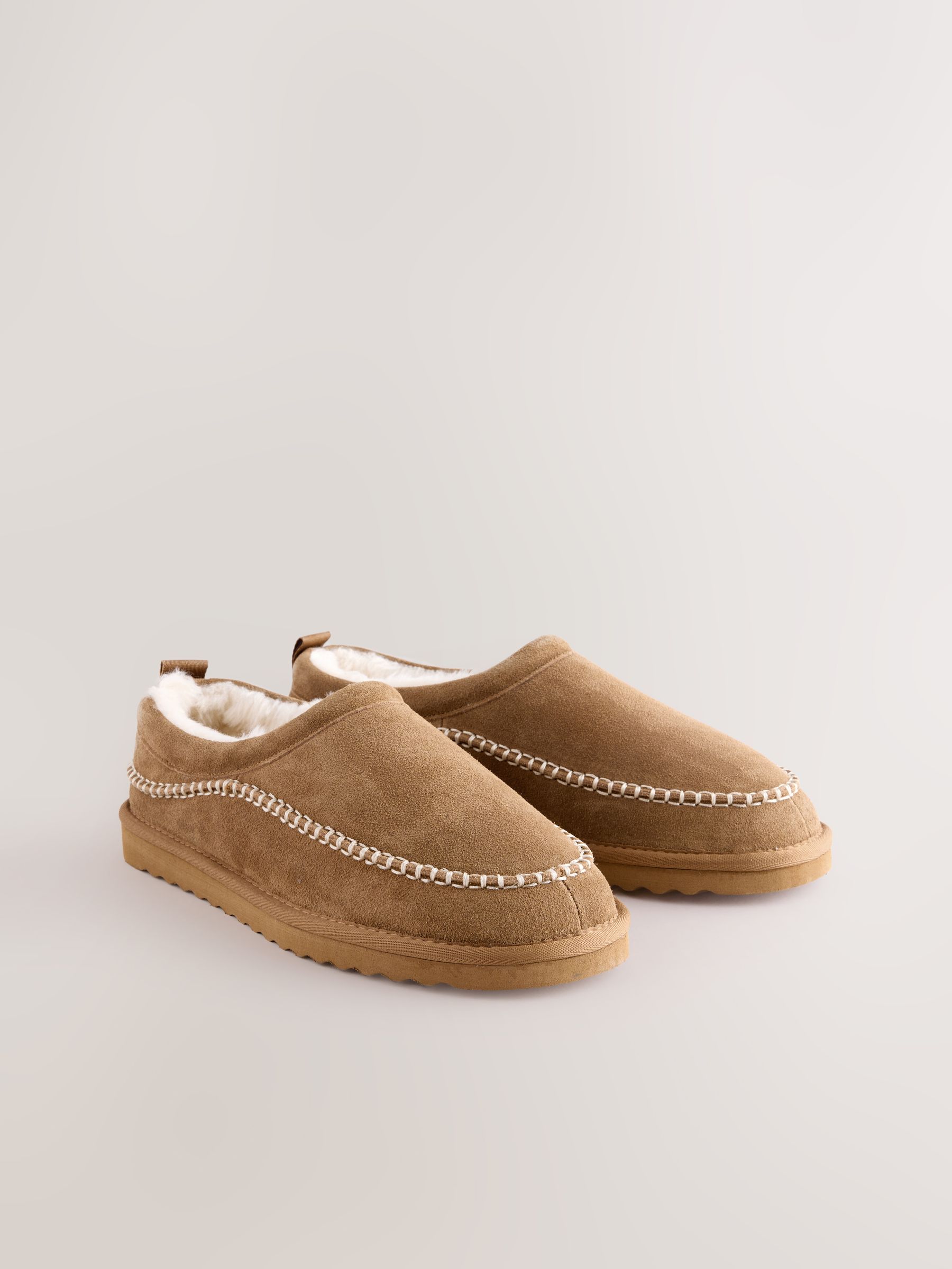 Lichtbruin - Signature Suede Stitch Detail Slippers