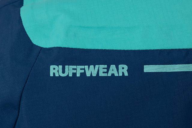 Ruffwear Vert Jacket<br> Vind- og vanntett vinterdekken!