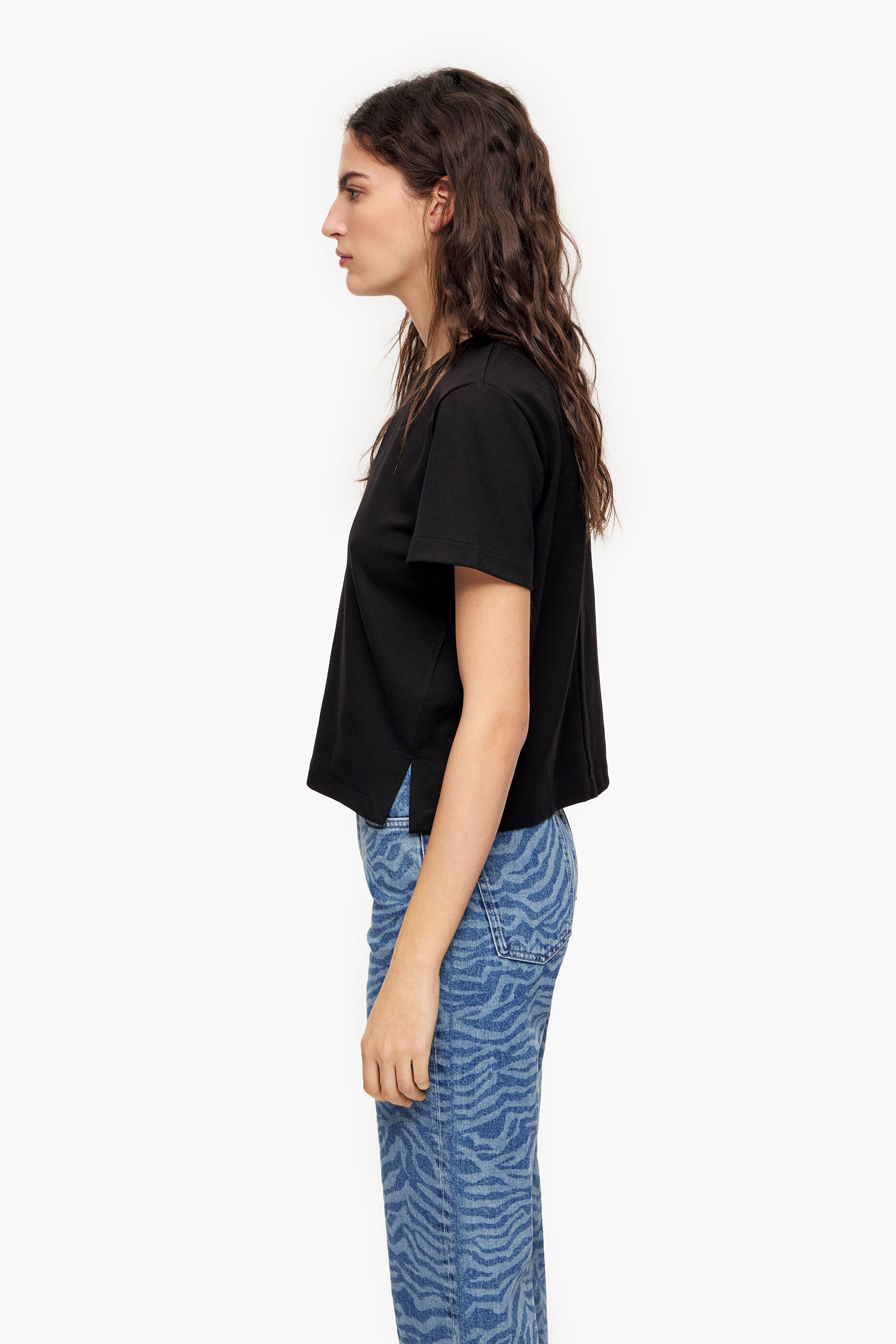 Camiseta preta boca de sino