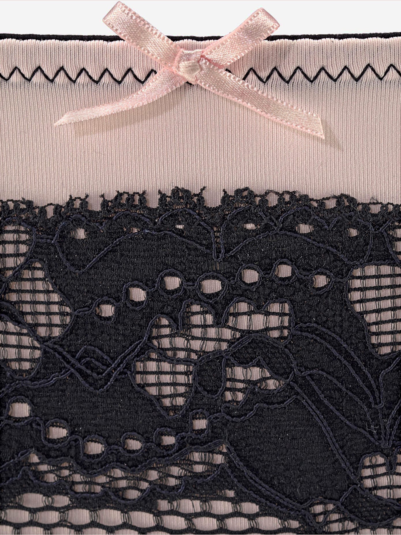Ensemble : soutien-gorge push-up bonnets préformés avec coussinets non amovibles