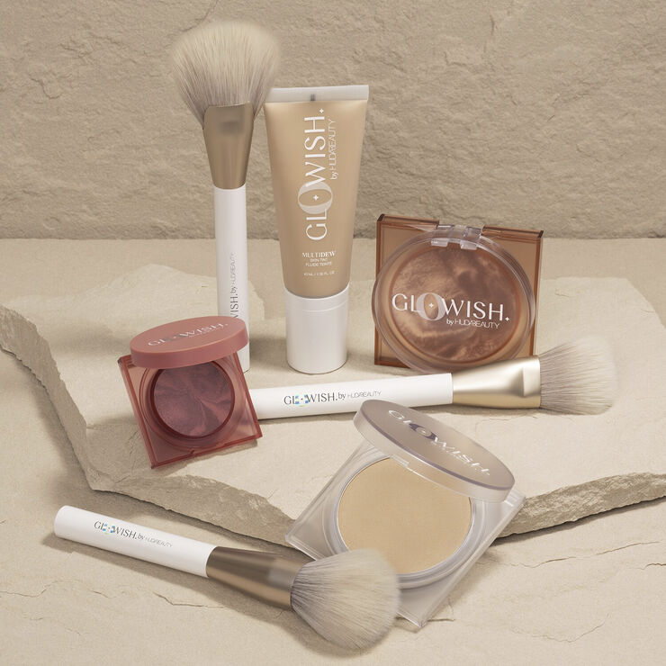 Huda Beauty Glowish - Powder Brush