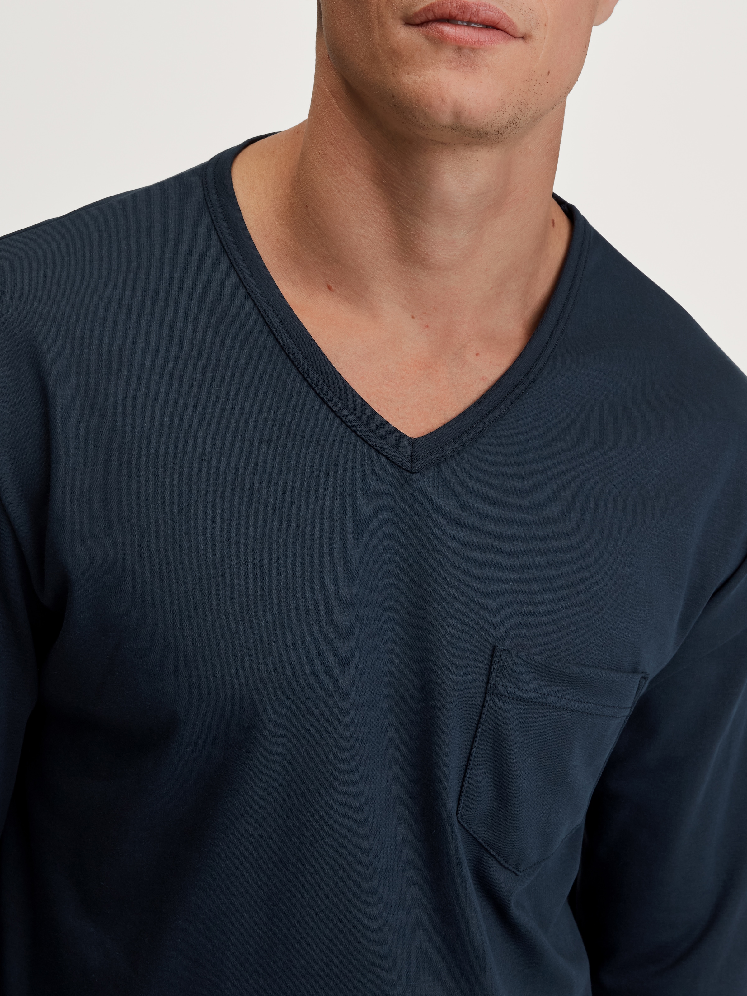CALIDA Schlafanzug »Relax Streamline« 2 Stk. tlg., mit V-Neck und Bündchen