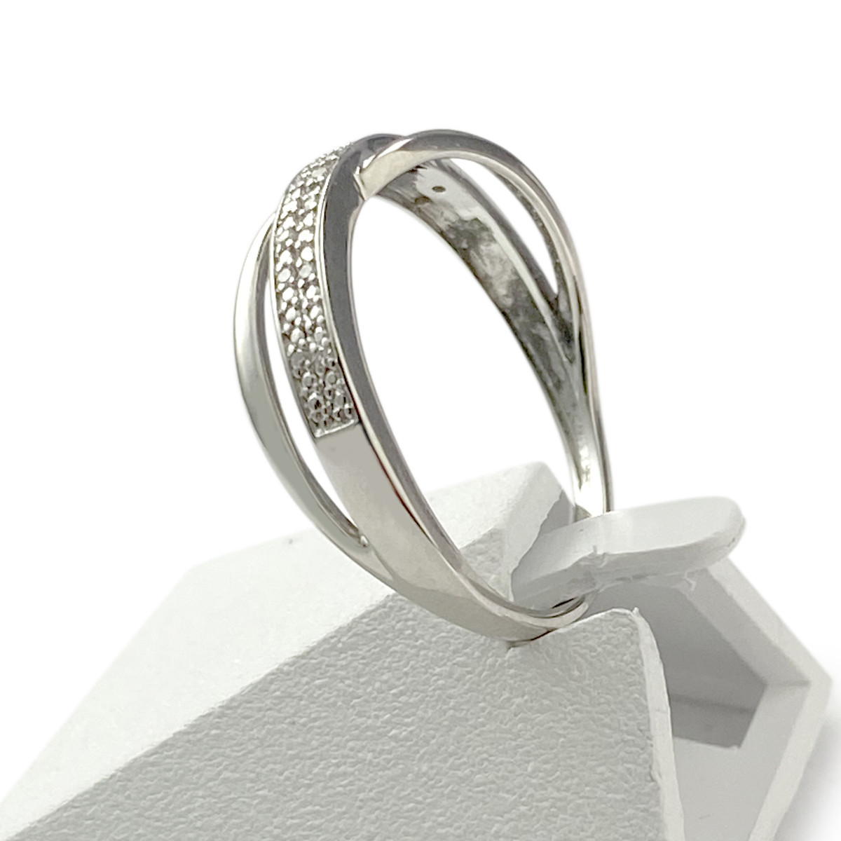 Bague d'occasion or 375 blanc anneaux entrelacés diamants