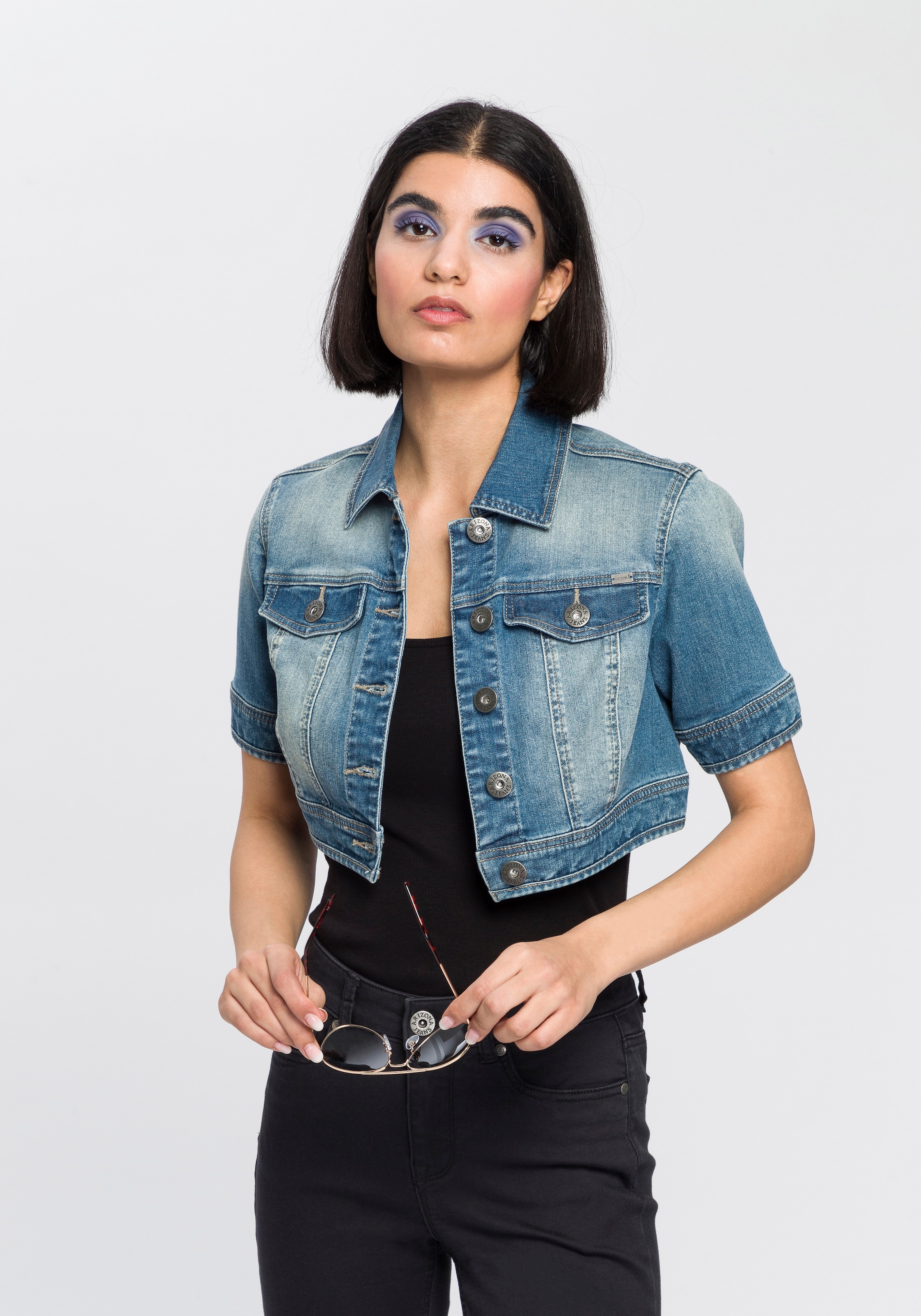 Arizona Jeansjacke aus Baumwollmischung,  figurbetont,  extrakurz,  in Stretch-Qualität