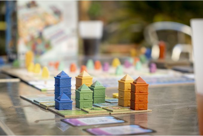 Cities - Stedenbouwkundig Spel - Divers - Voor 1-5 Spelers - Ontworpen door Steve Finn en Phil Walker Harding