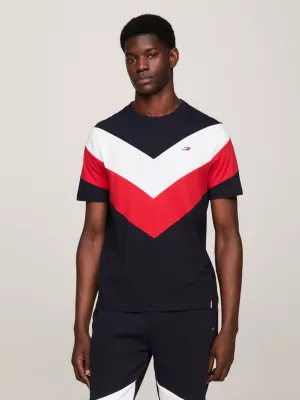 Camiseta esportiva de gola redonda com blocos de cores