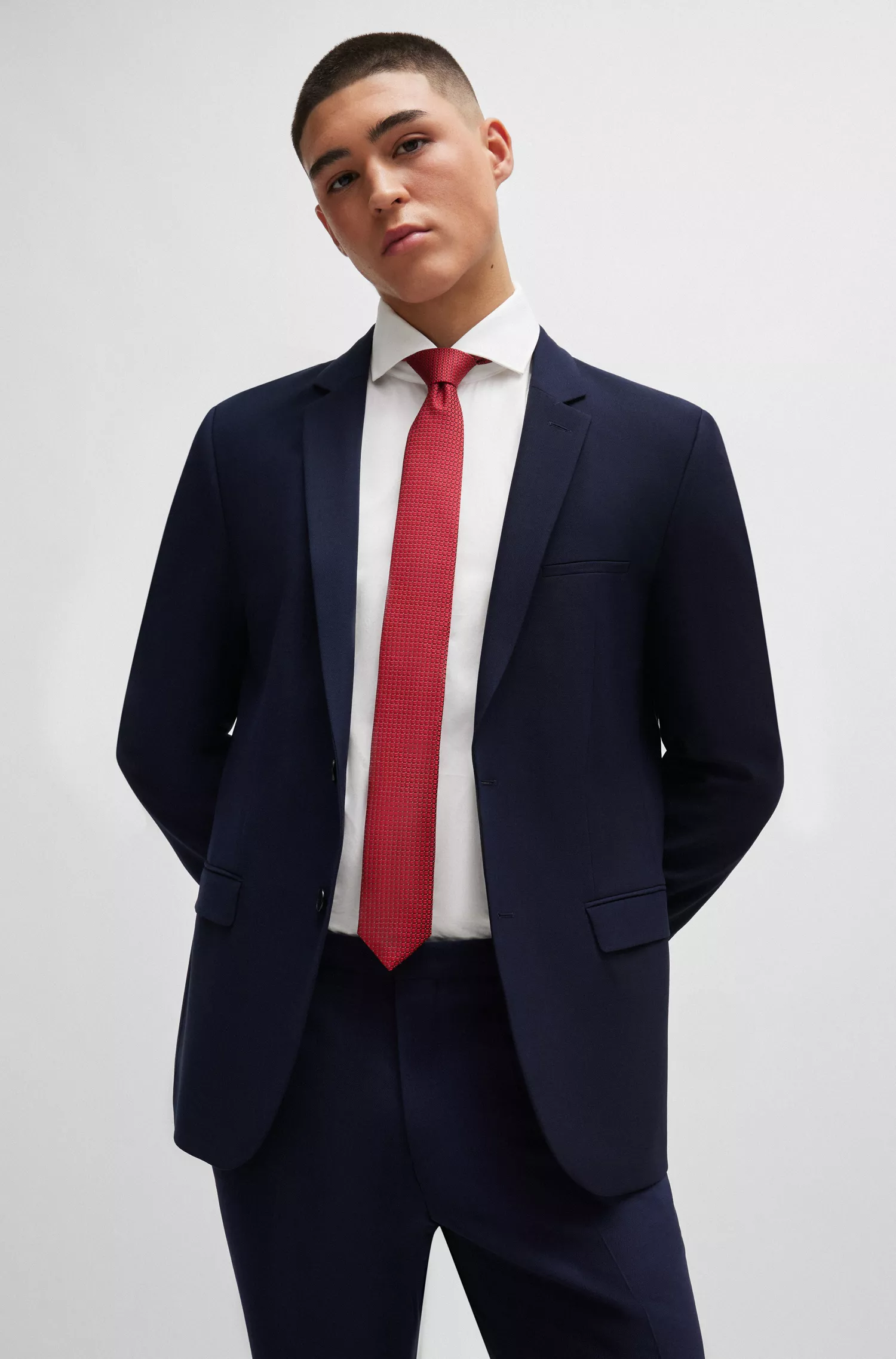 Gravata HUGO em jacquard de seda vermelha com estampa moderna.