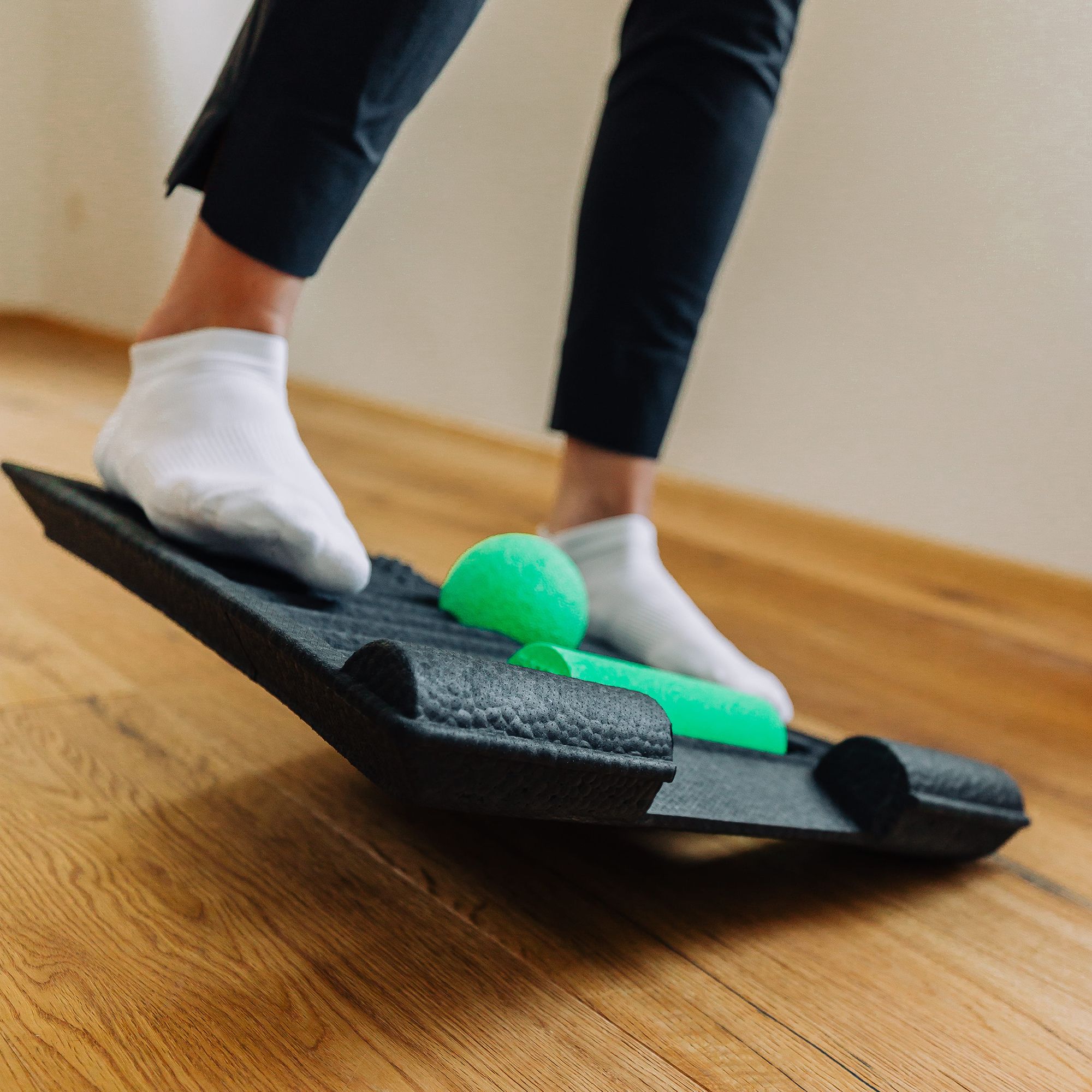 Smoove Board - Fördert Gesundheit, Vitalität und Fitness am Steharbeitsplatz schwarz