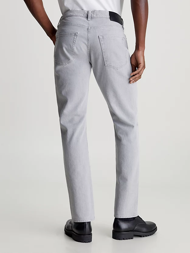 Calça jeans afunilada