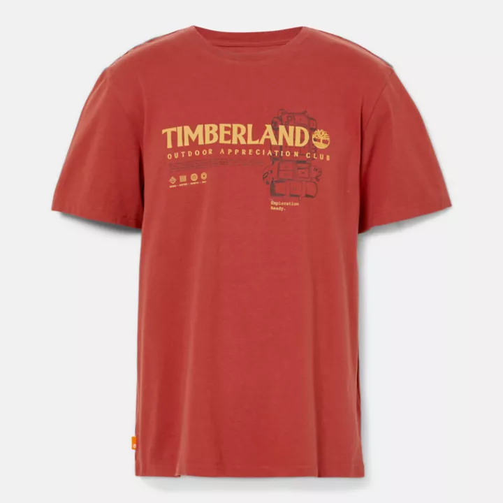 Camiseta masculina vermelha com estampa para atividades ao ar livre.