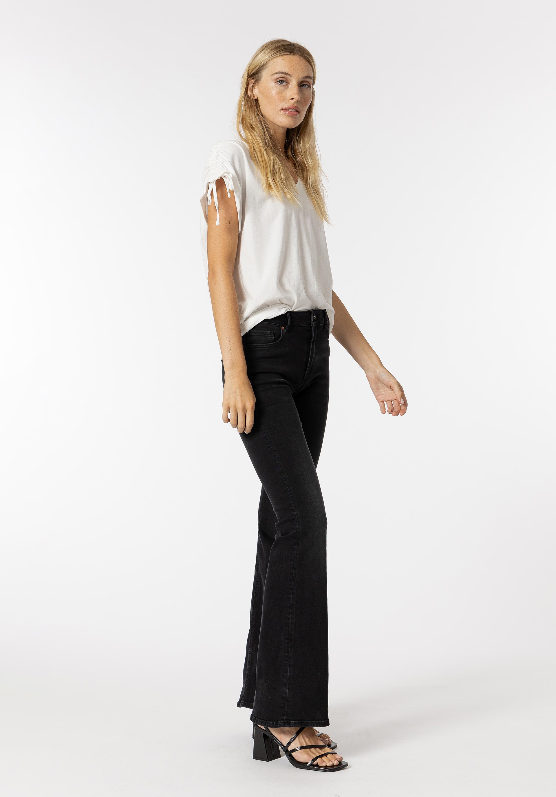 Jeans Zoe Flare de Cintura Alta