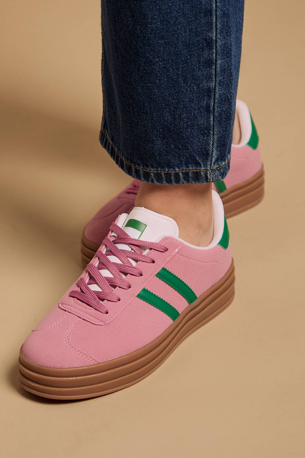 Oasis Baskets Plateforme à Lacets Issie en Synthétique