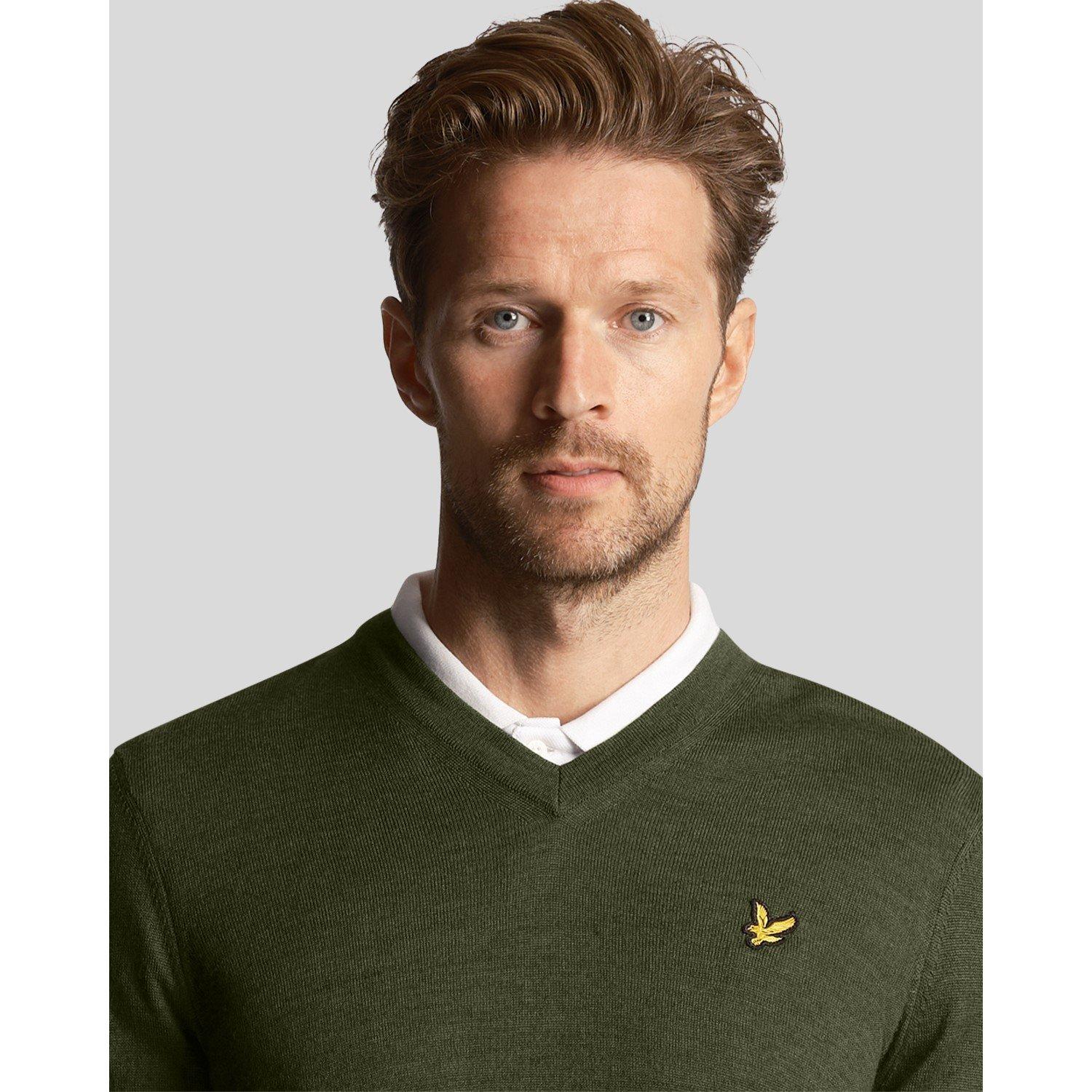 Lyle and Scott Golf V Neck Jumper