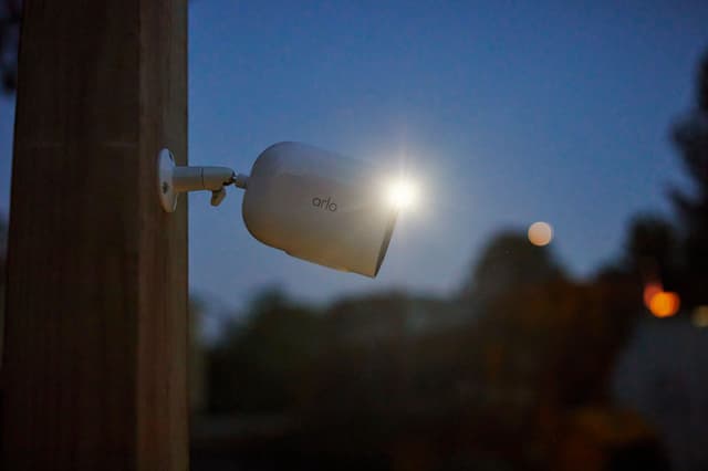 Arlo Go V2 trådløst 4G LTE-overvågningskamera